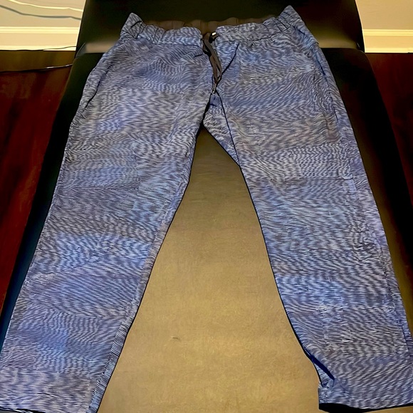 Lululemon joggers - Picture 1 of 4